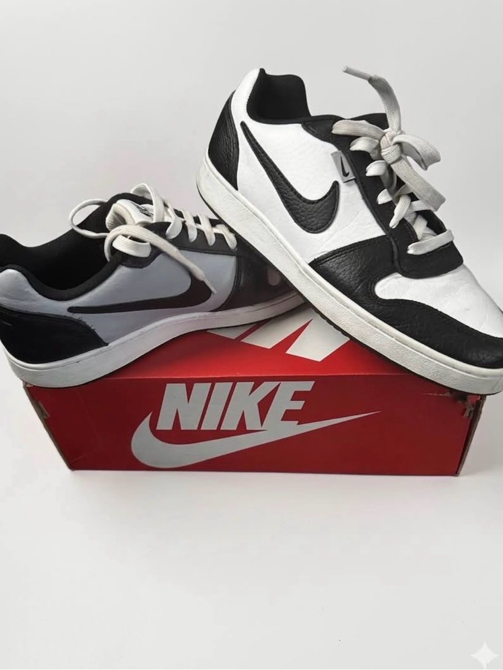 Nike men’s 8 dunks White/Black/Wolf Grey